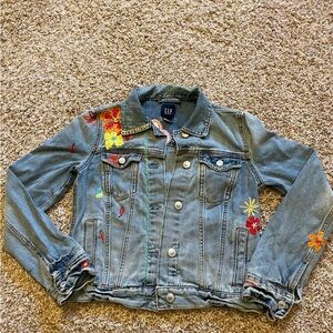 GAP Women's Floral Embroidered Jean Jacket - Light Blue